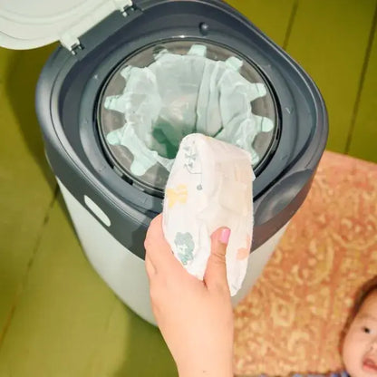 Basurero de pañales Twist Click con 6 repuestos